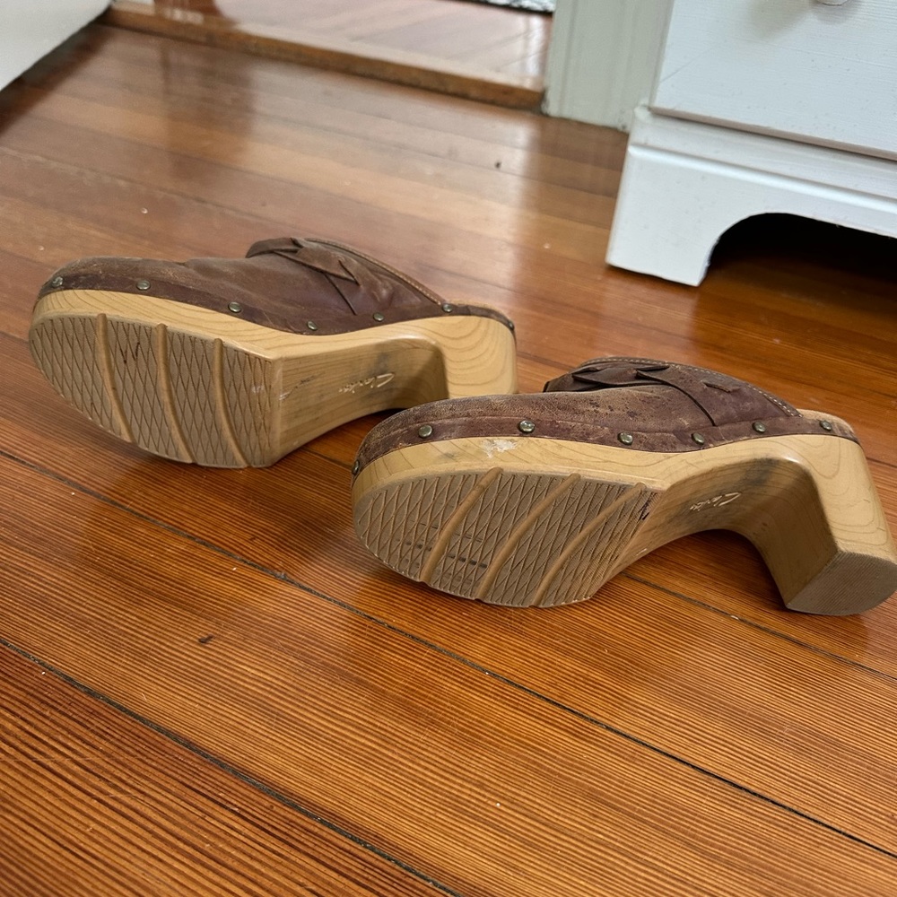 Clarks Clogs - Picture 3 of 4